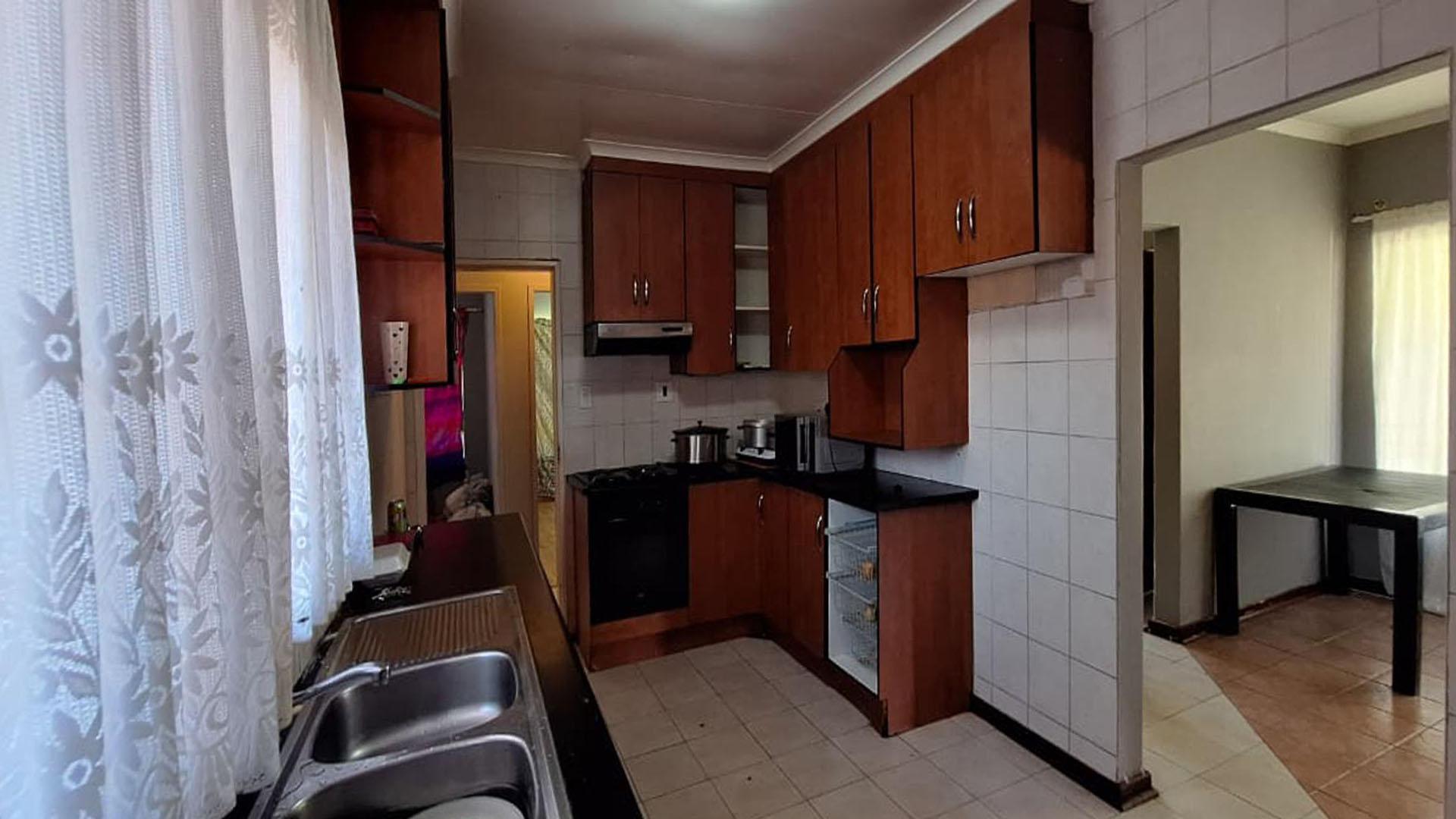 Kitchen - 15 square meters of property in Arcon Park