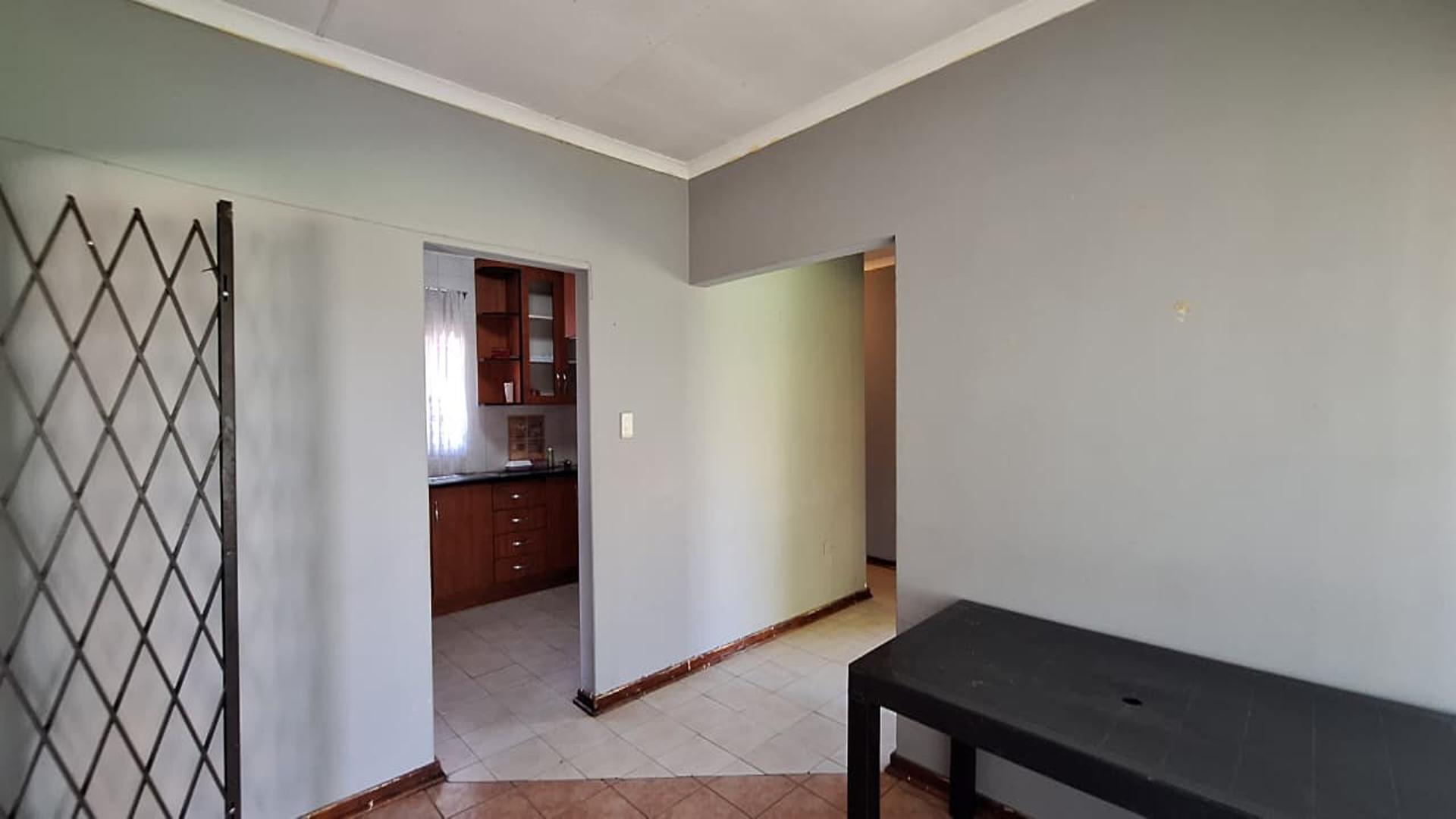 Dining Room - 12 square meters of property in Arcon Park