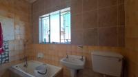 Main Bathroom - 6 square meters of property in Arcon Park