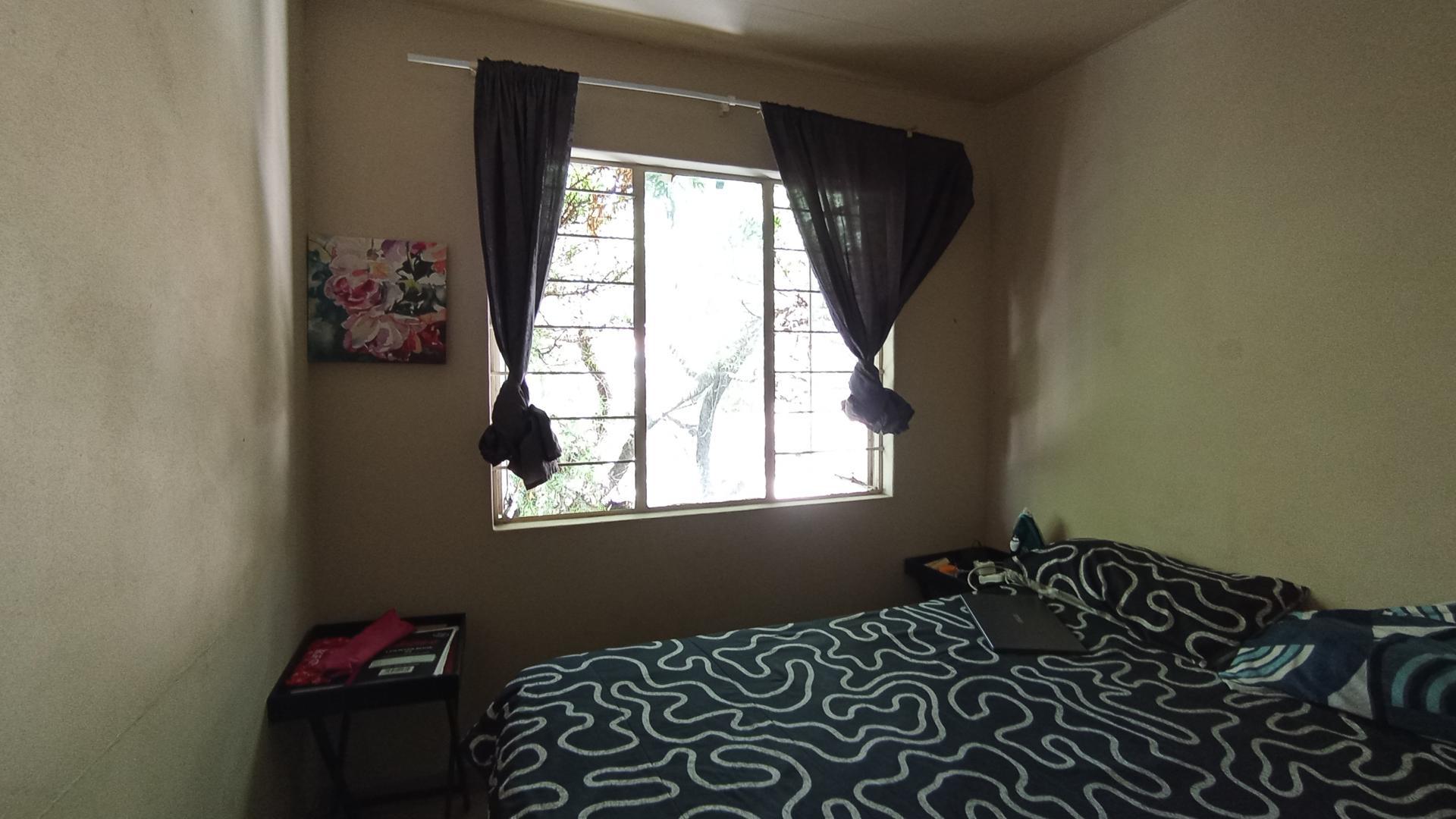 Bed Room 2 - 11 square meters of property in Vorna Valley