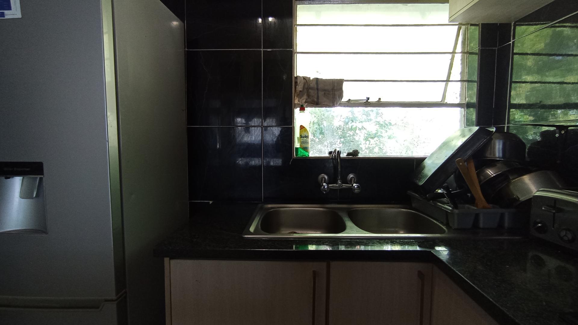 Kitchen - 6 square meters of property in Vorna Valley