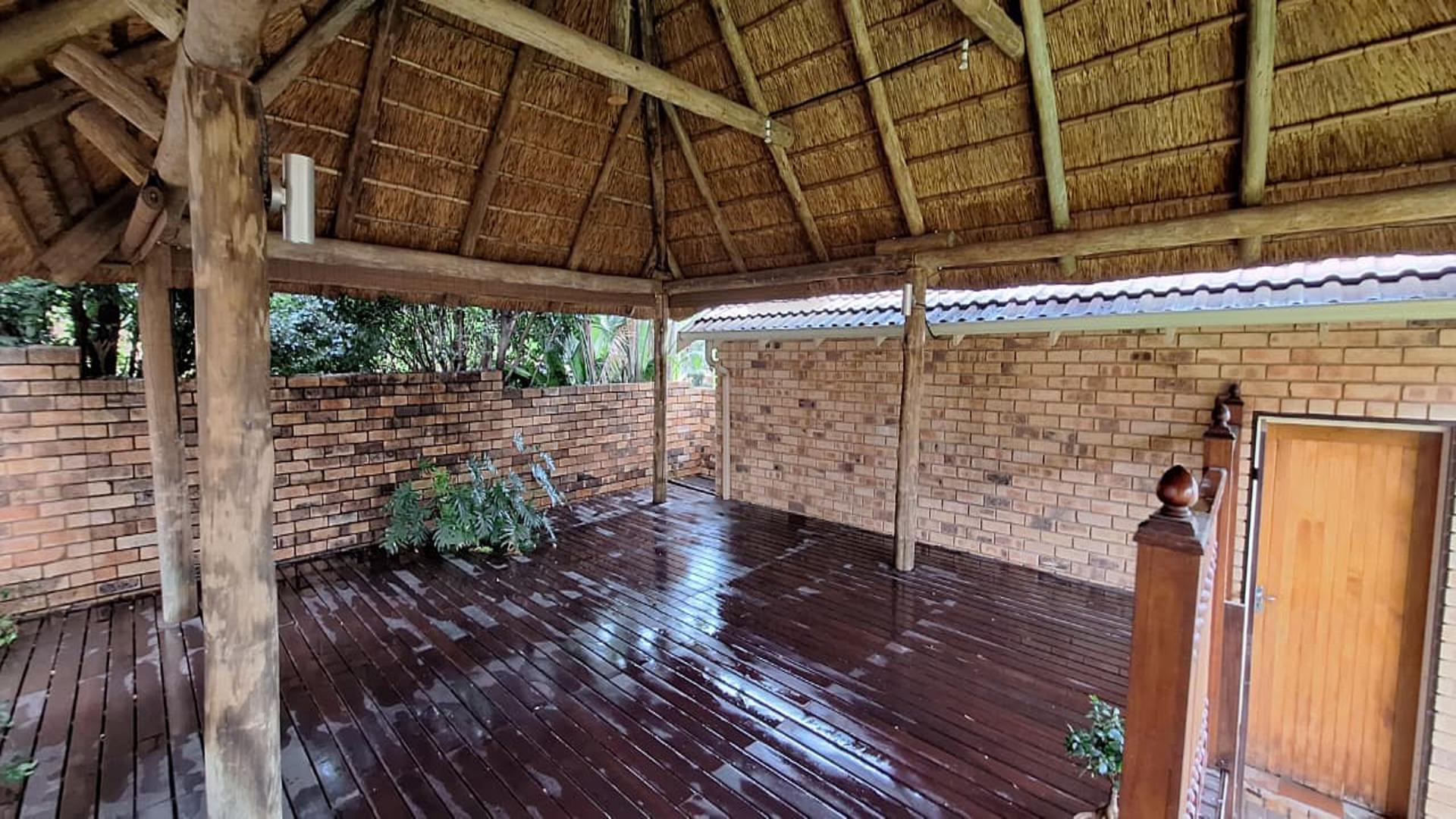 Patio - 29 square meters of property in Radiokop