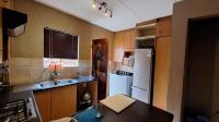 Kitchen - 12 square meters of property in Radiokop