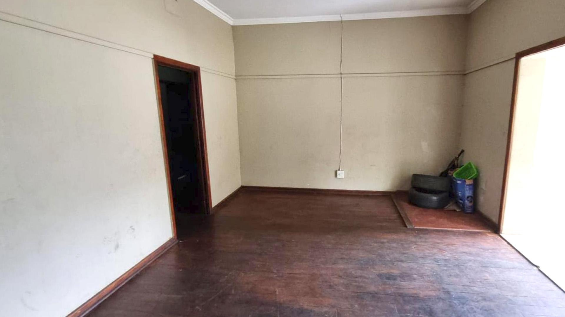 Lounges of property in Delmas West