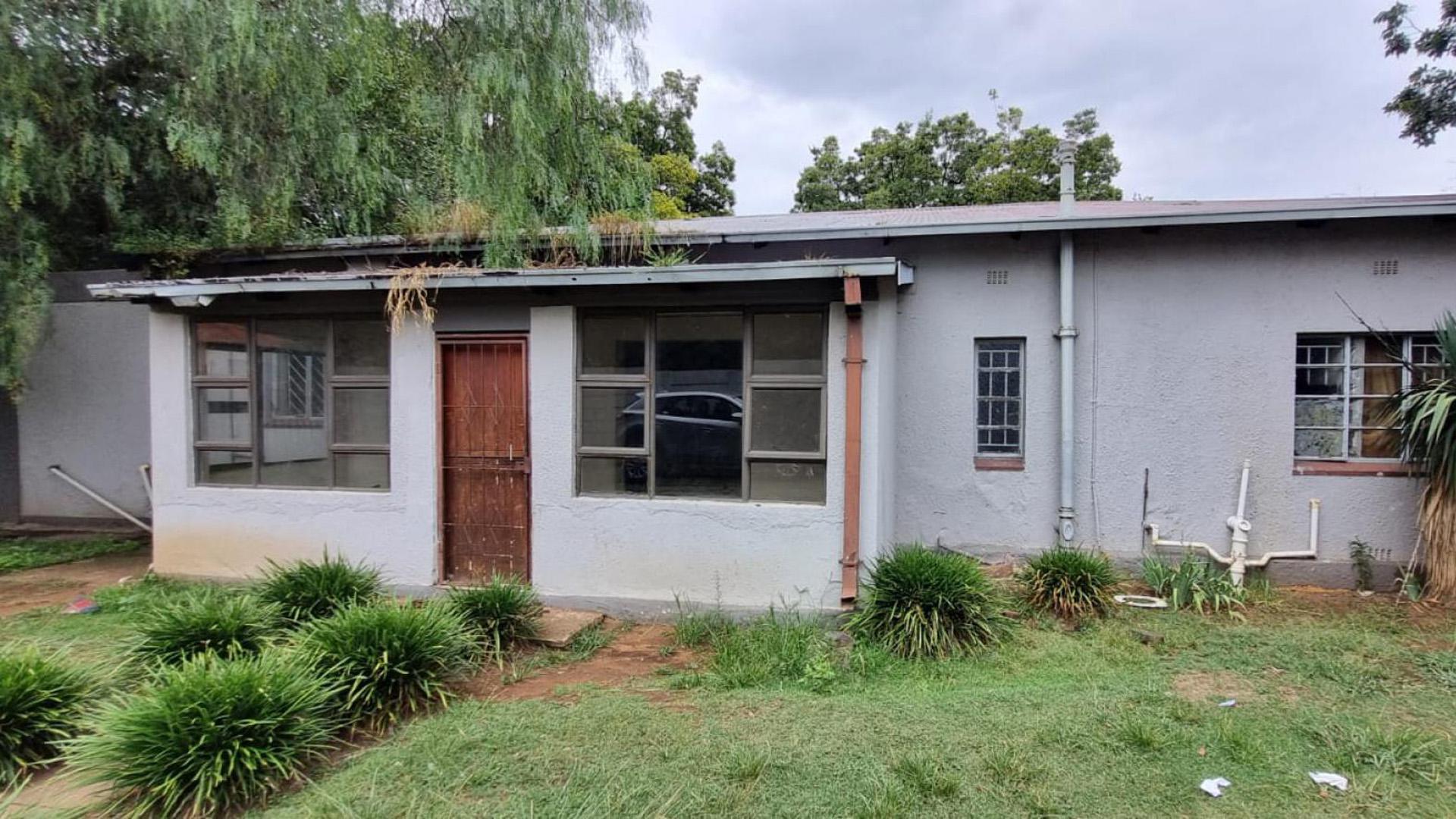 Front View of property in Delmas West