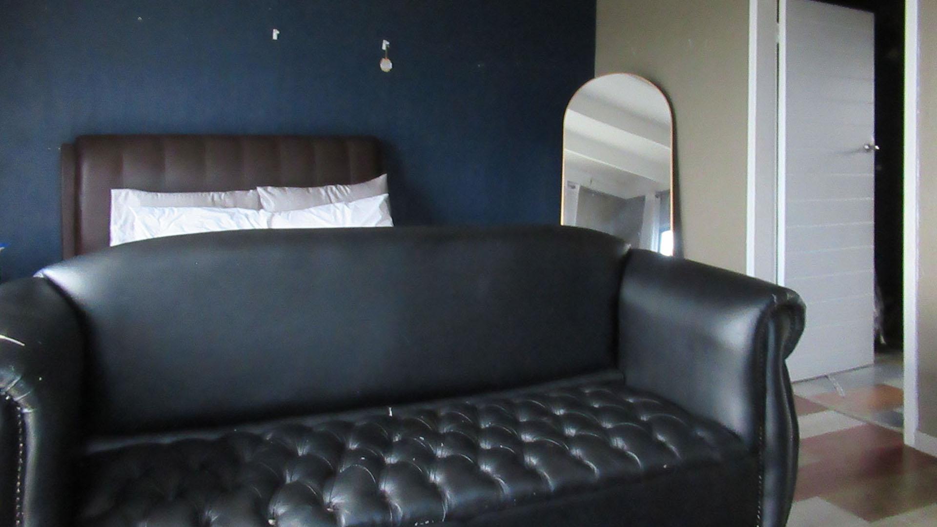 Main Bedroom - 18 square meters of property in Greymont