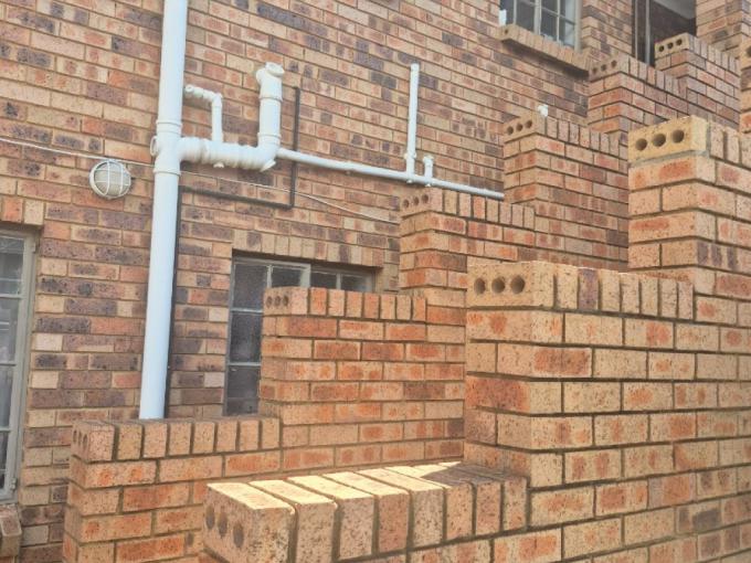 2 Bedroom Apartment for Sale For Sale in New Redruth - MR706891