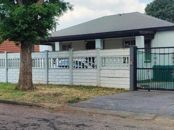 3 Bedroom House for Sale For Sale in Florentia - MR706896