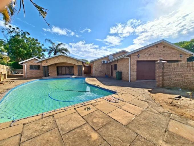 3 Bedroom House for Sale For Sale in Athlone Park - MR706910