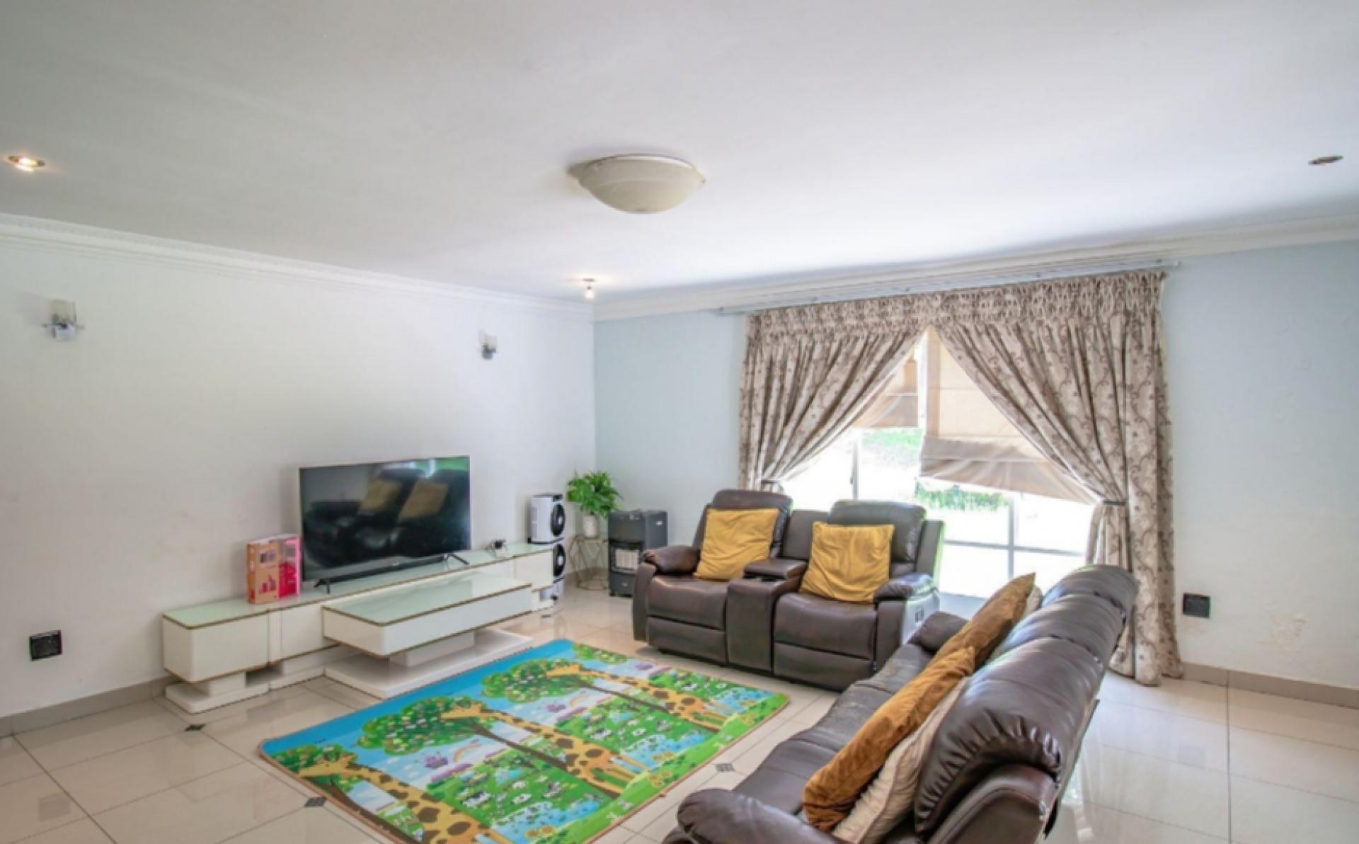  of property in Vorna Valley