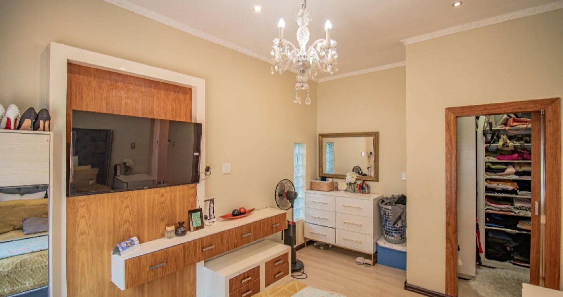  of property in Vorna Valley