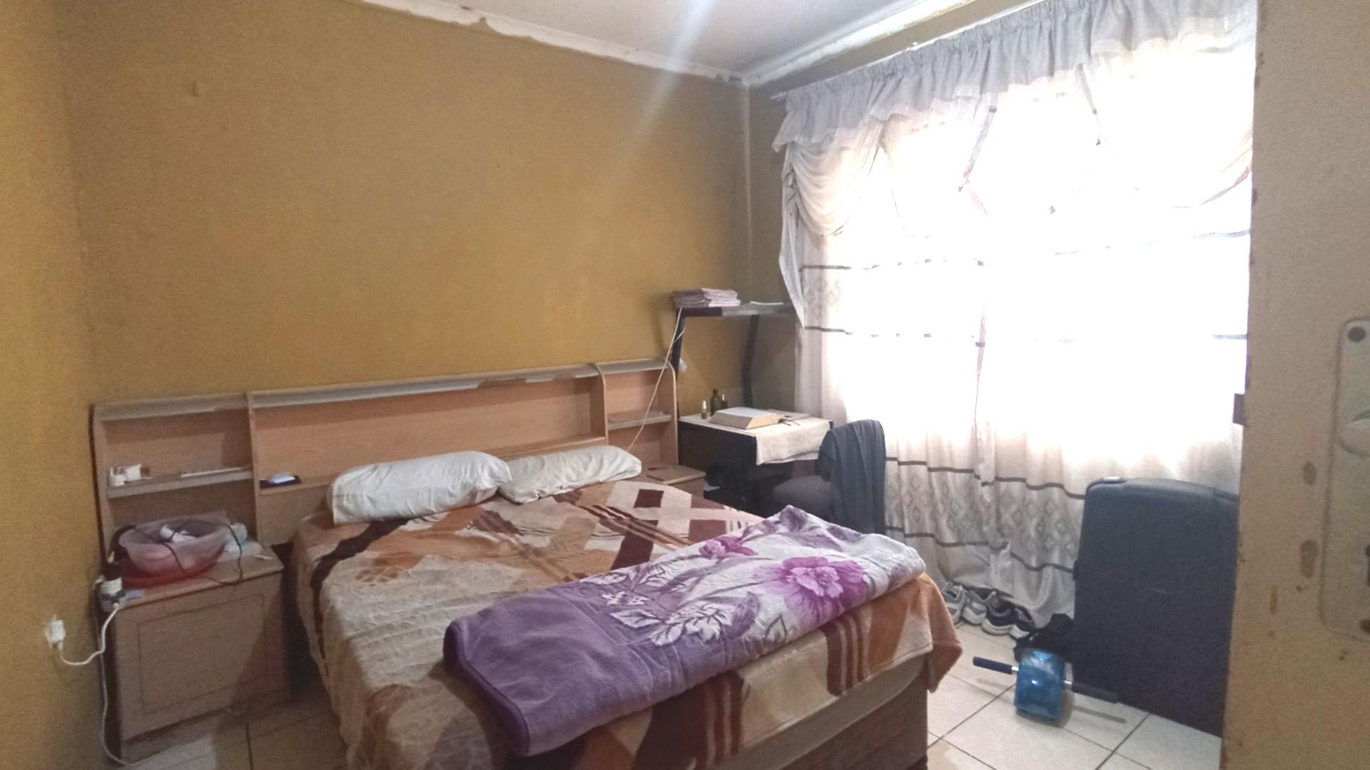 Bed Room 2 - 16 square meters of property in Kwandengezi