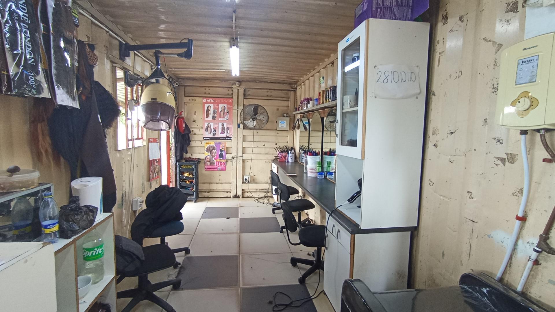 Spaces - 3 square meters of property in Kwandengezi