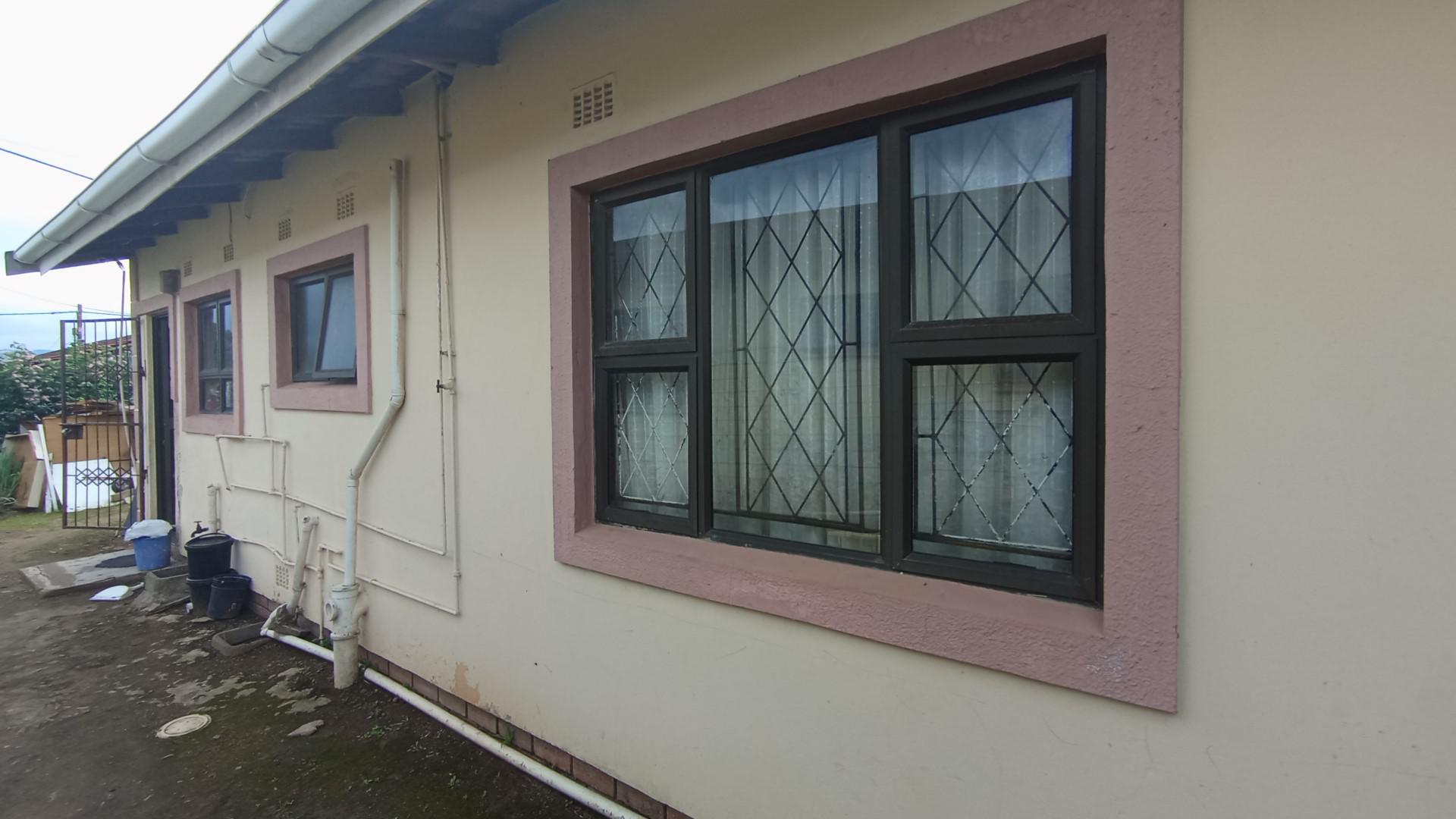 Backyard of property in Kwandengezi