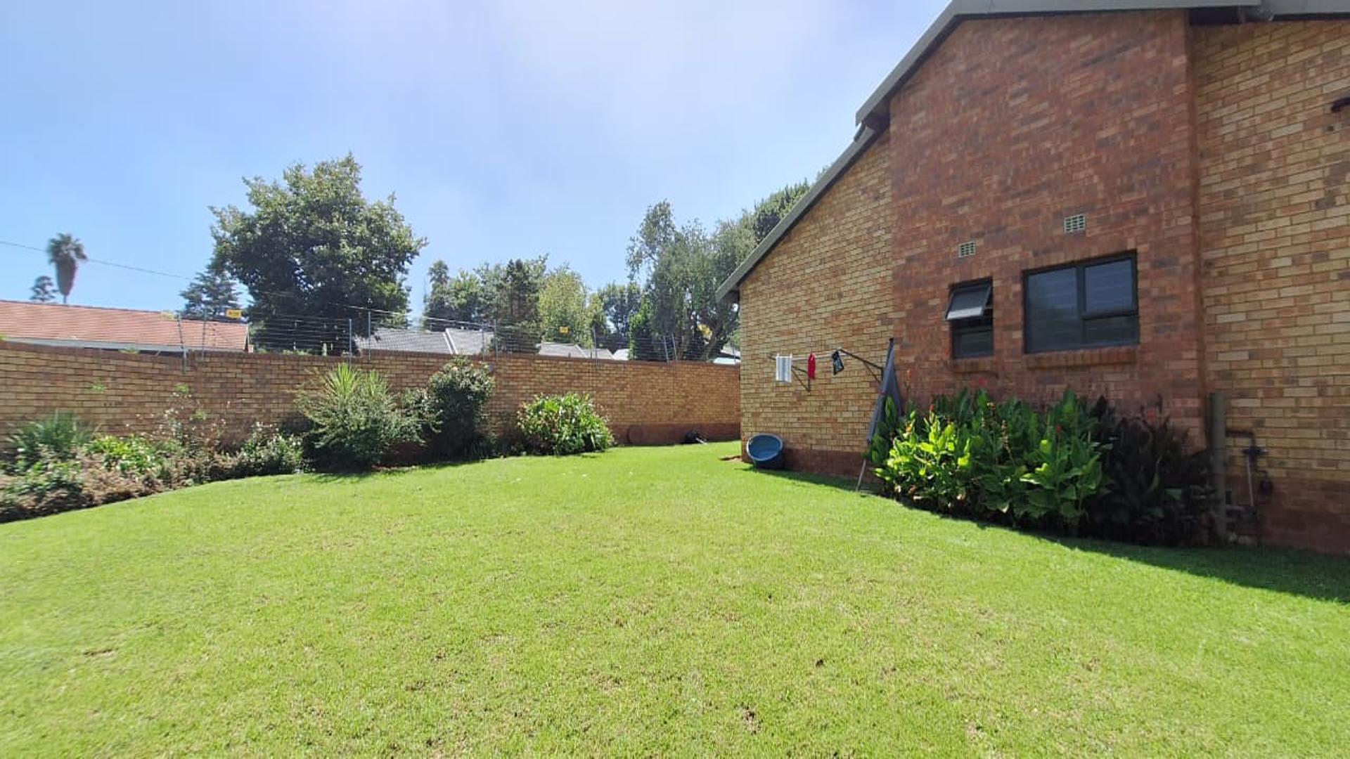 Backyard of property in Bergbron