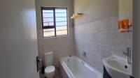 Bathroom 1 - 6 square meters of property in Bergbron