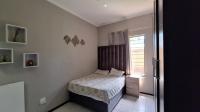 Bed Room 1 - 16 square meters of property in Bergbron