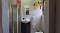 Bathroom 2 - 3 square meters of property in Bergbron
