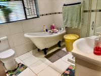 Bathroom 2 of property in Flamwood