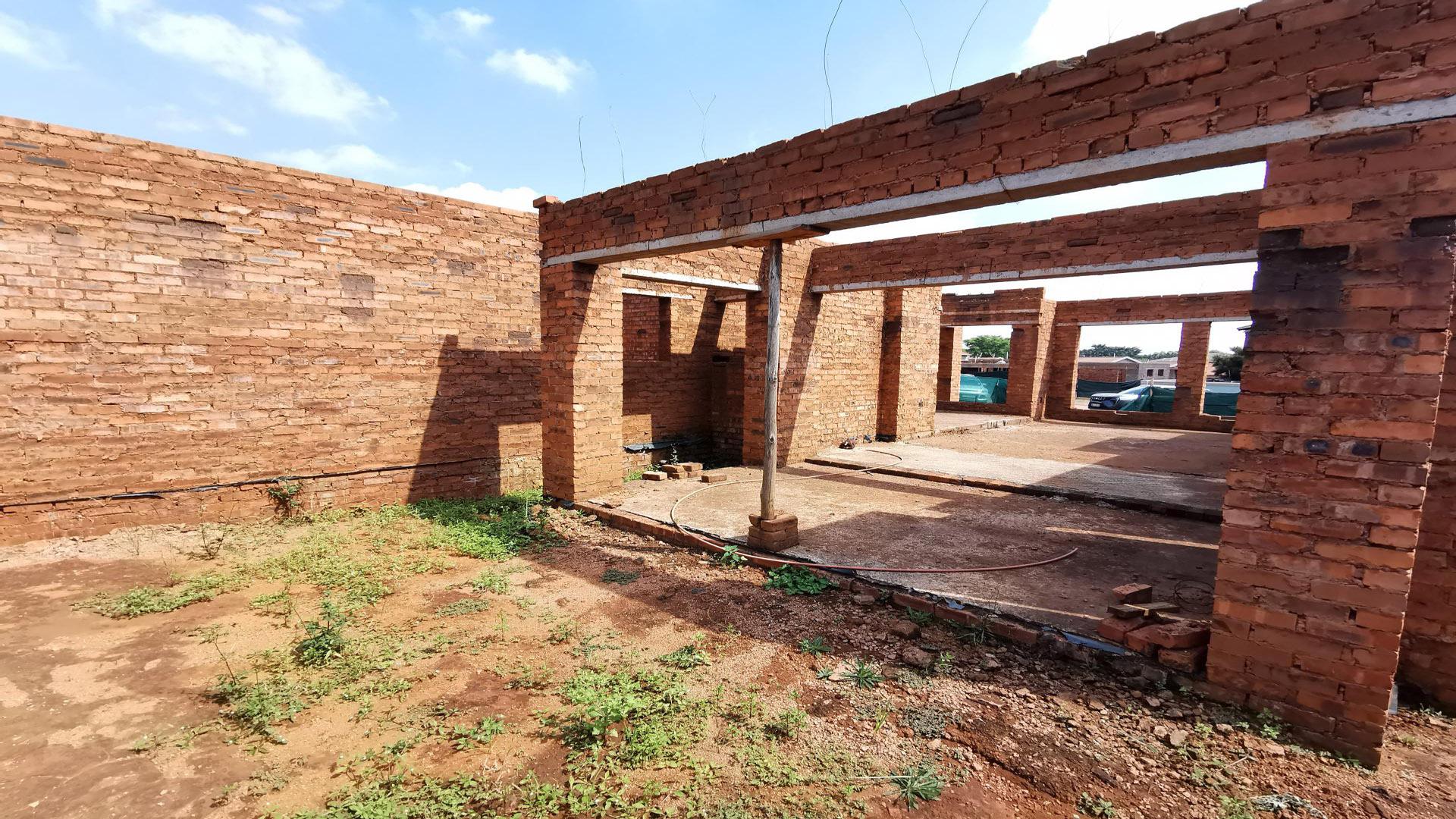 Spaces of property in Amandasig