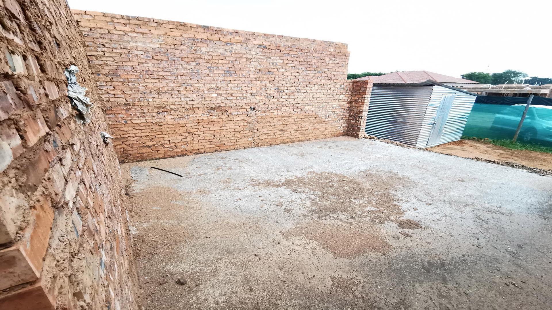 Spaces of property in Amandasig