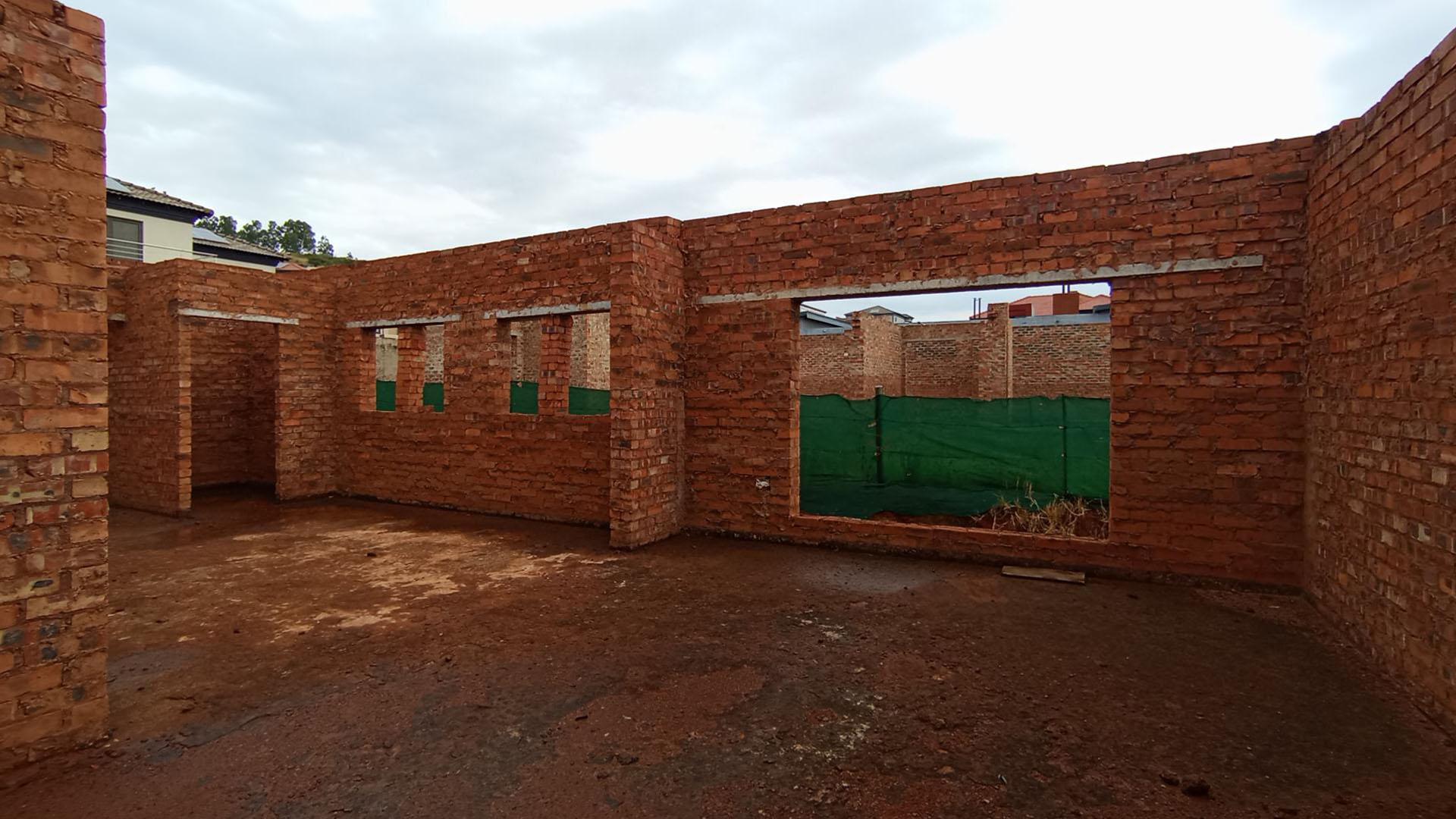 Spaces - 220 square meters of property in Amandasig