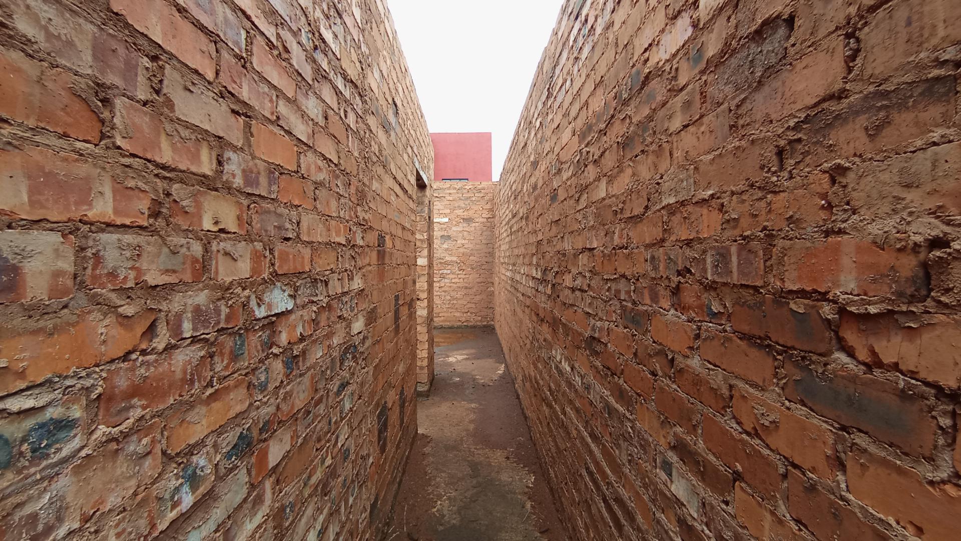 Spaces - 220 square meters of property in Amandasig