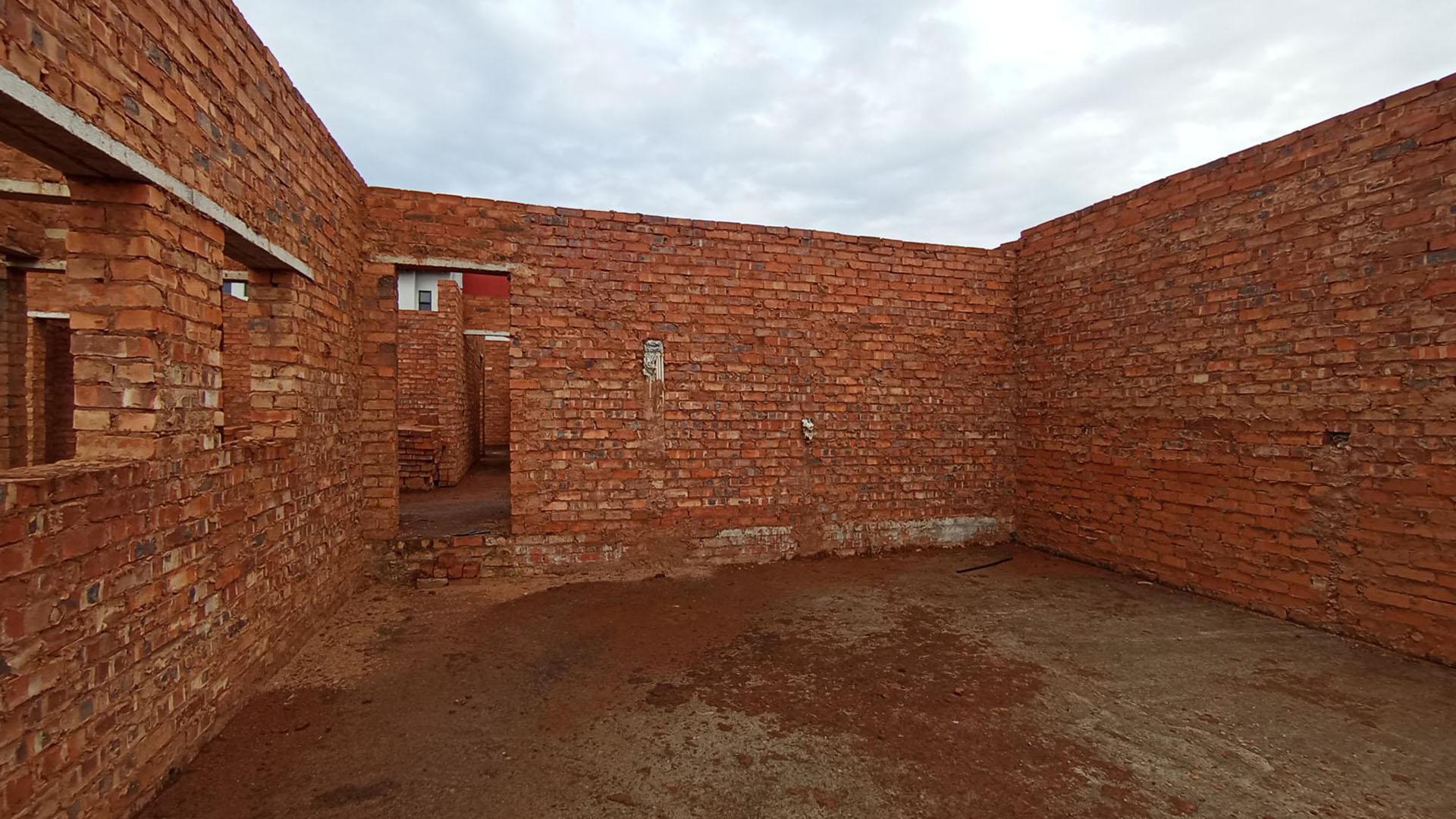 Spaces - 220 square meters of property in Amandasig