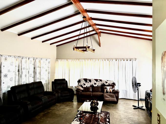 4 Bedroom House for Sale For Sale in Songloed - MR706973