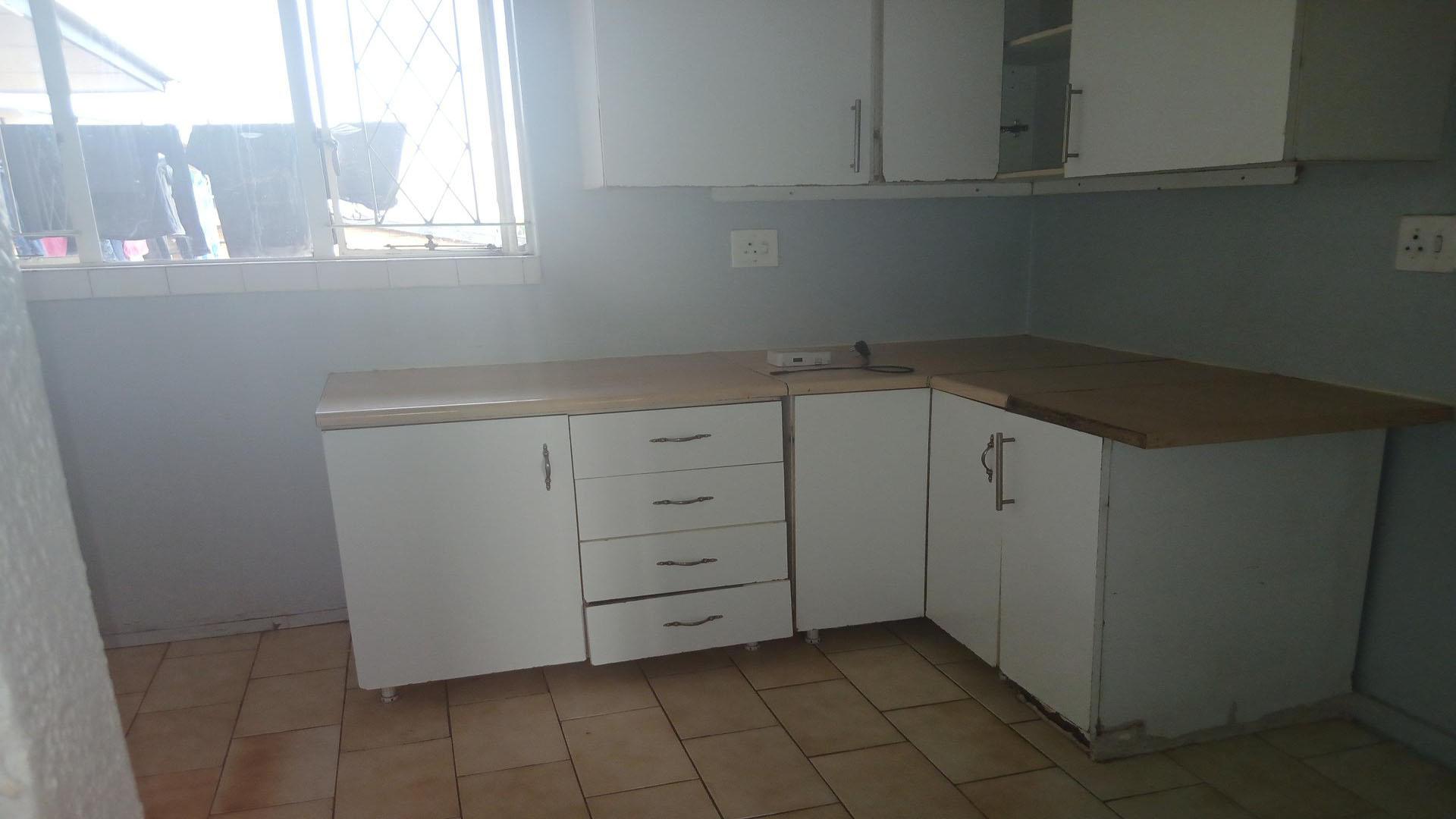Kitchen - 8 square meters of property in Elsburg