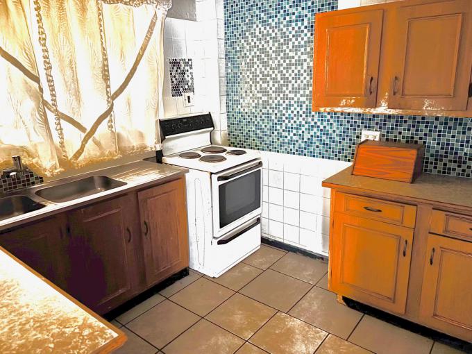 2 Bedroom Sectional Title for Sale For Sale in Wilkoppies - MR706978