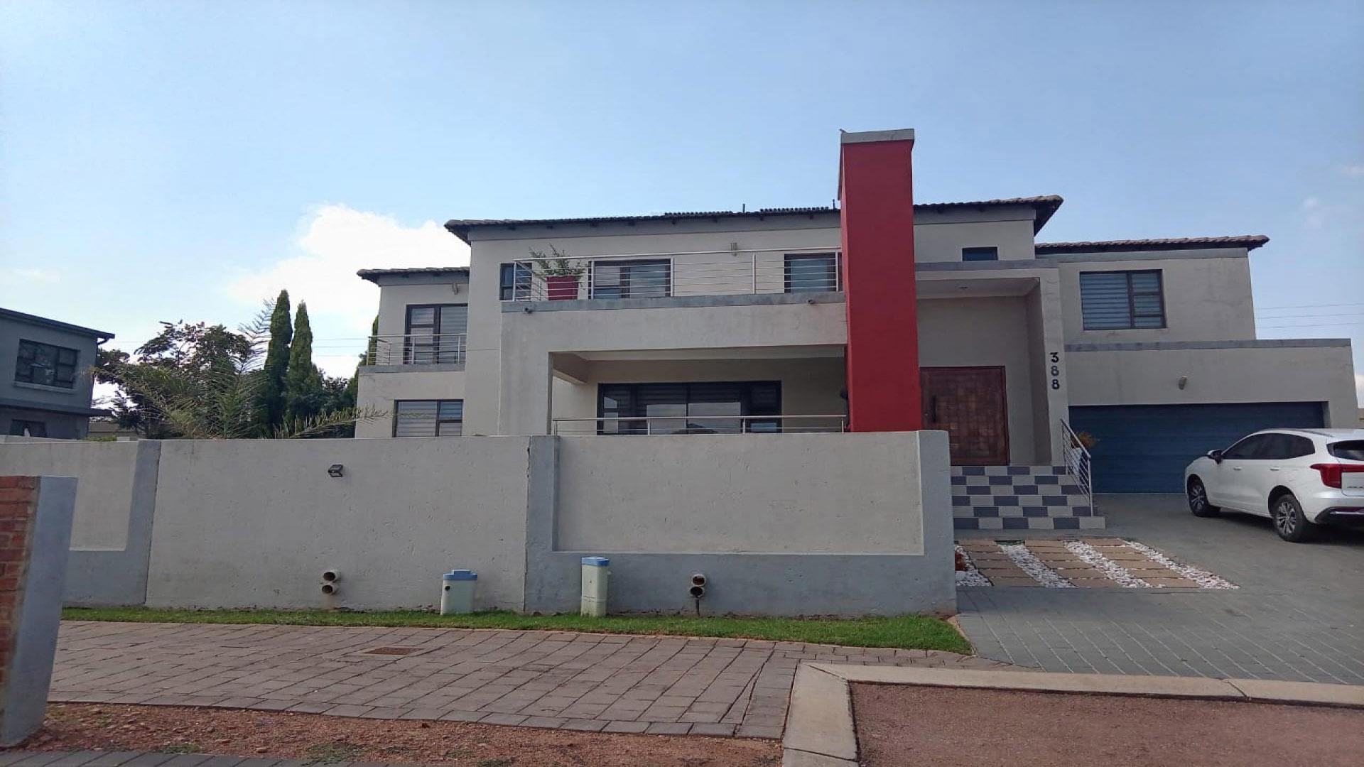 Front View of property in Boardwalk Manor Estate