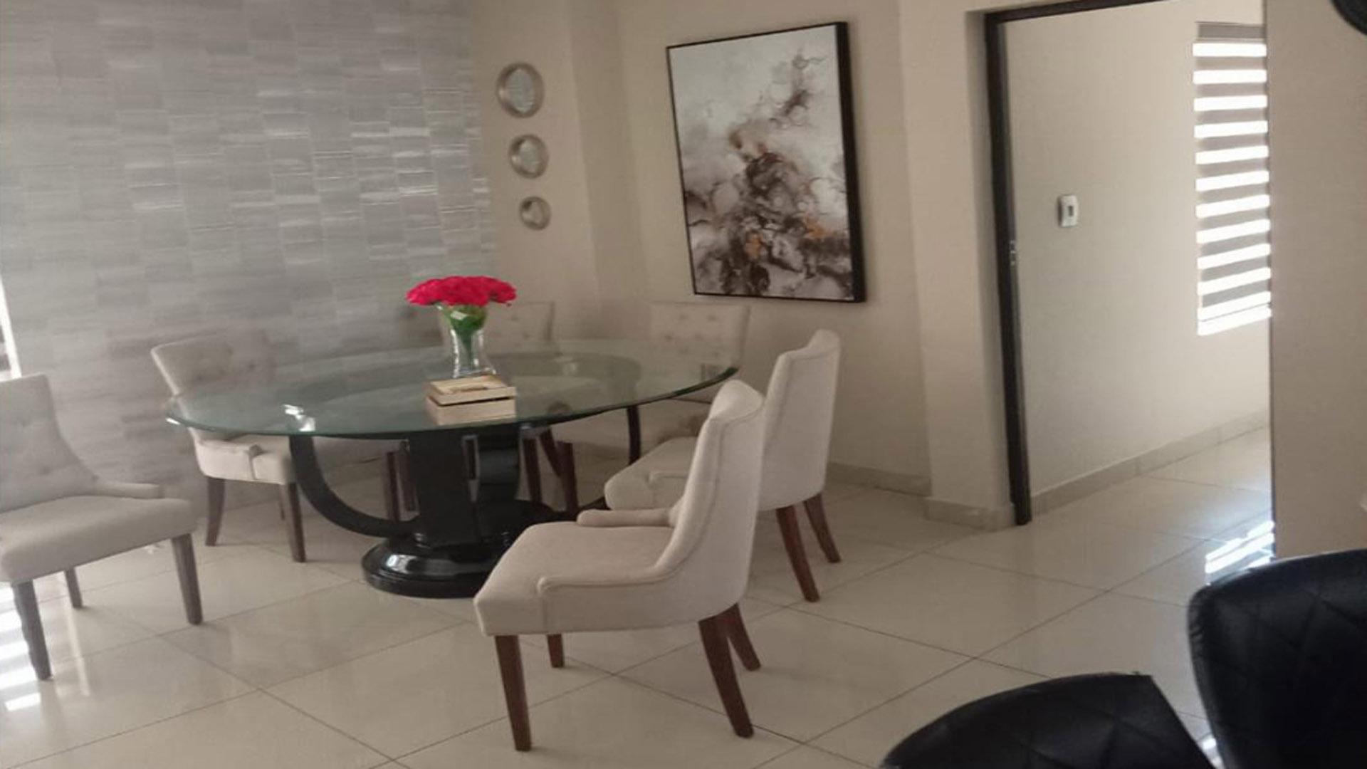 Dining Room of property in Boardwalk Manor Estate