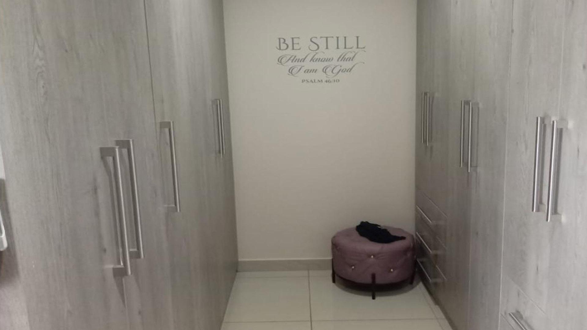 Bed Room 1 of property in Boardwalk Manor Estate