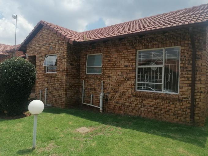 2 Bedroom Sectional Title to Rent in Witpoortjie - Property to rent - MR706986
