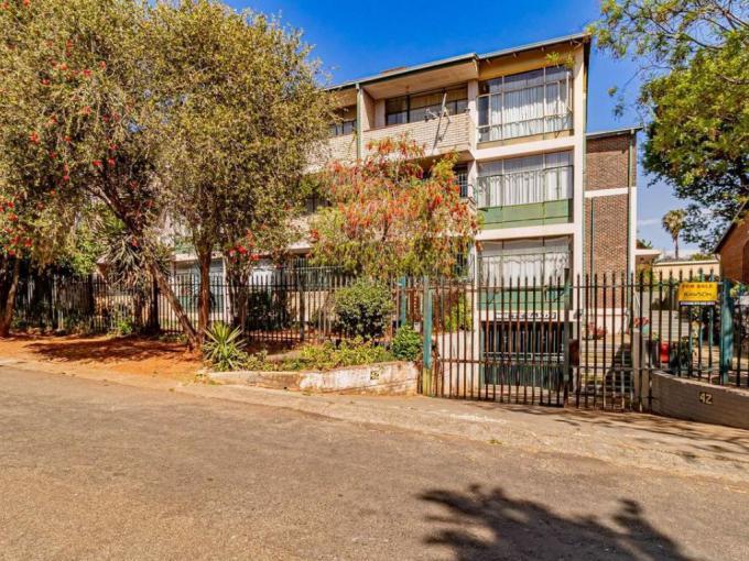 2 Bedroom Apartment for Sale For Sale in Windsor East - MR706989