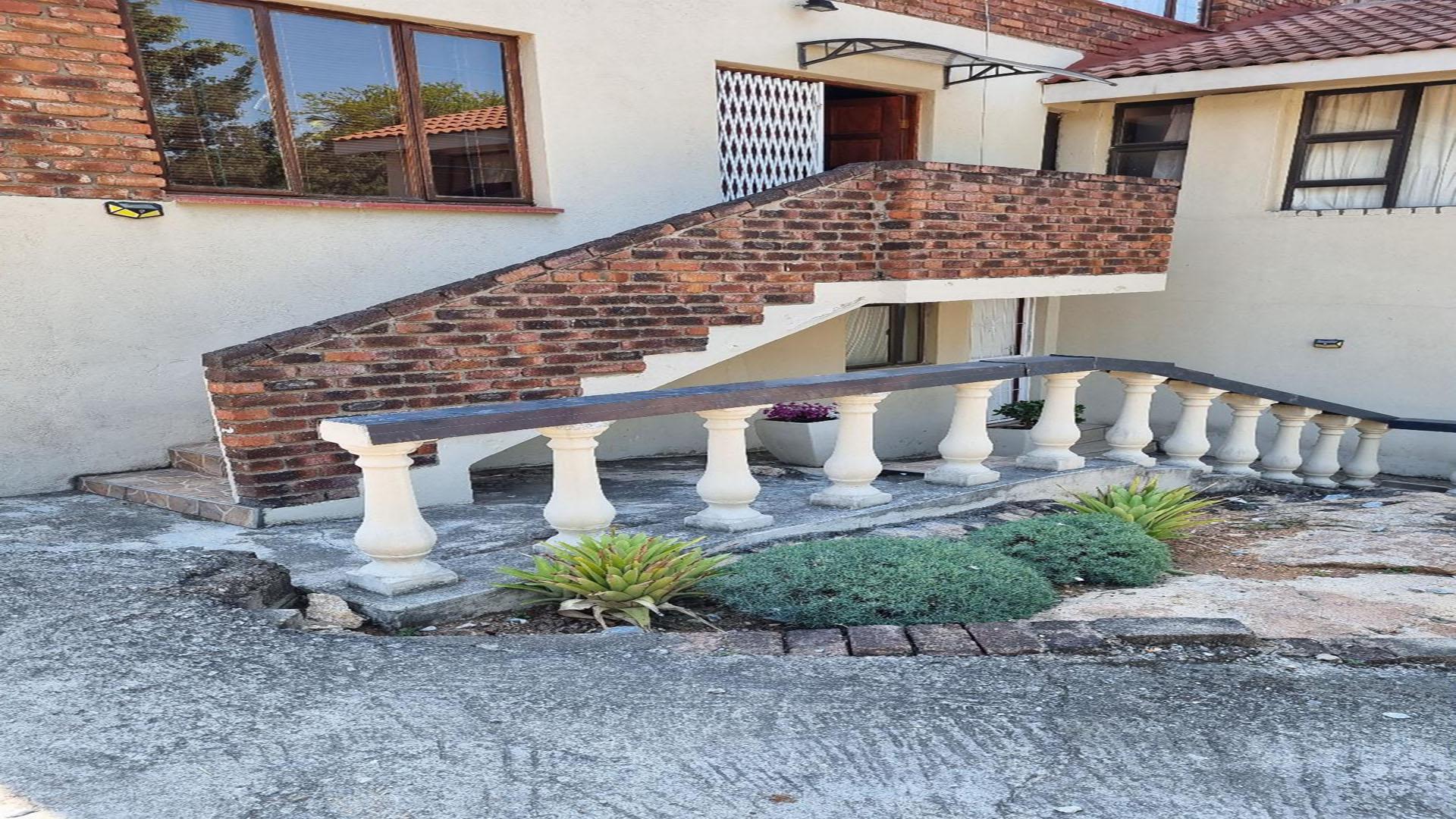 Front View of property in Sonheuwel