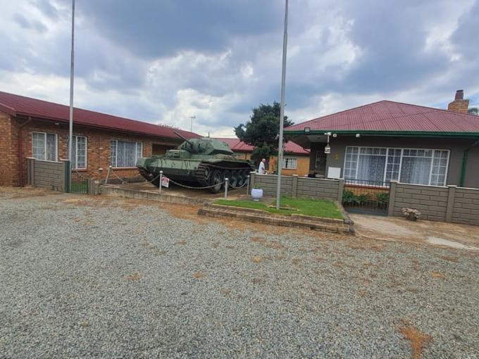 5 Bedroom House for Sale For Sale in Roodepoort - MR707012