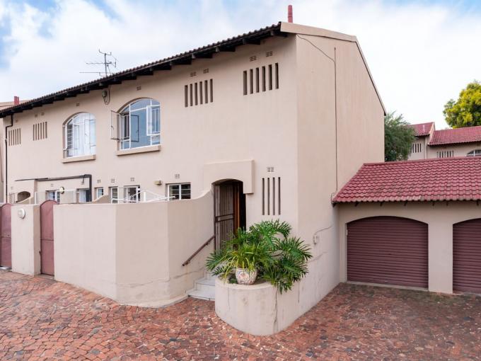 3 Bedroom Simplex for Sale For Sale in Lyndhurst - MR707014