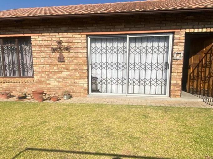 2 Bedroom Sectional Title to Rent in Groblerpark - Property to rent - MR707033