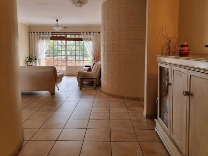 3 Bedroom House for Sale For Sale in Randhart - MR707044