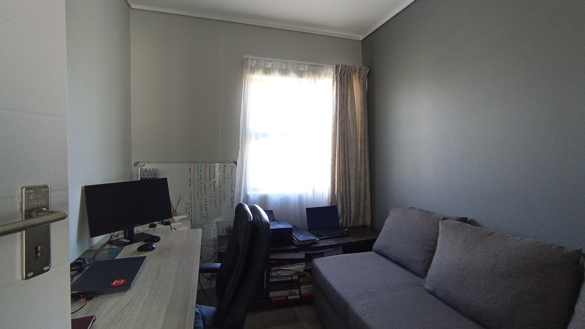 Study - 7 square meters of property in Lotus Gardens