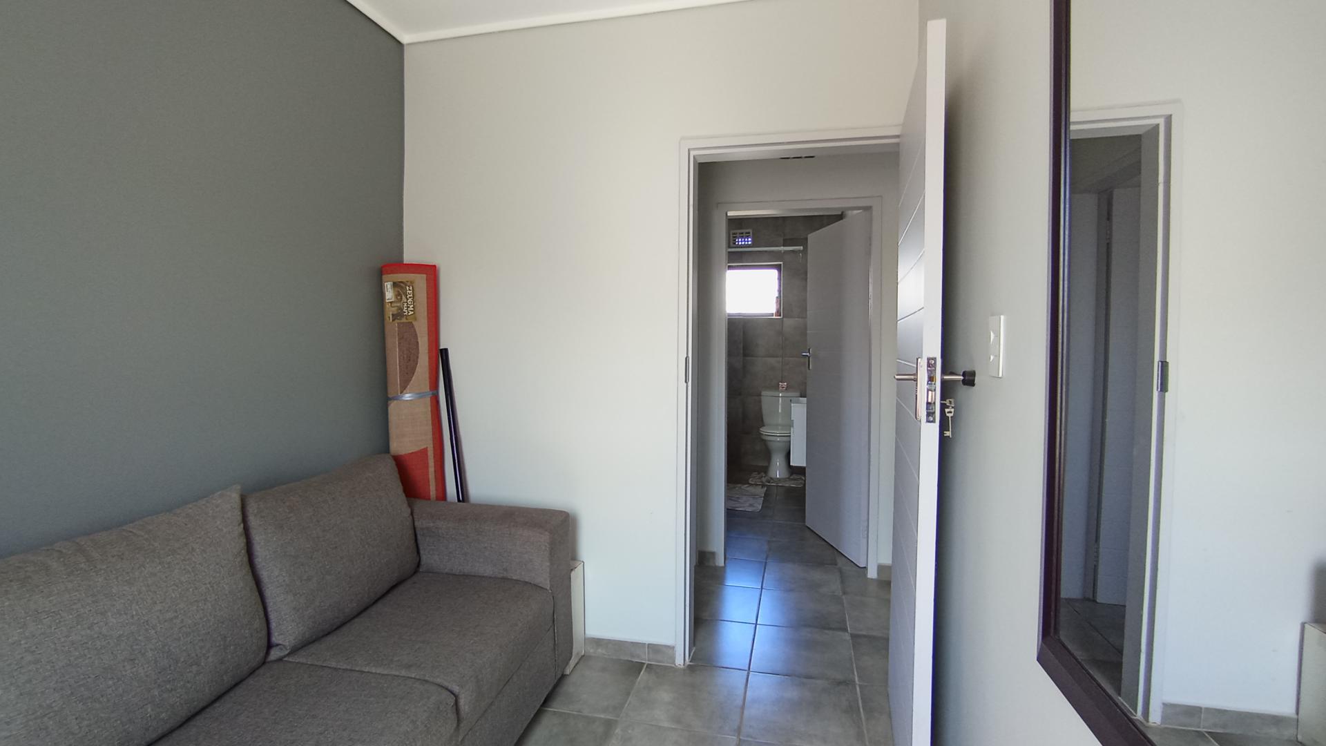 Bed Room 2 - 8 square meters of property in Lotus Gardens