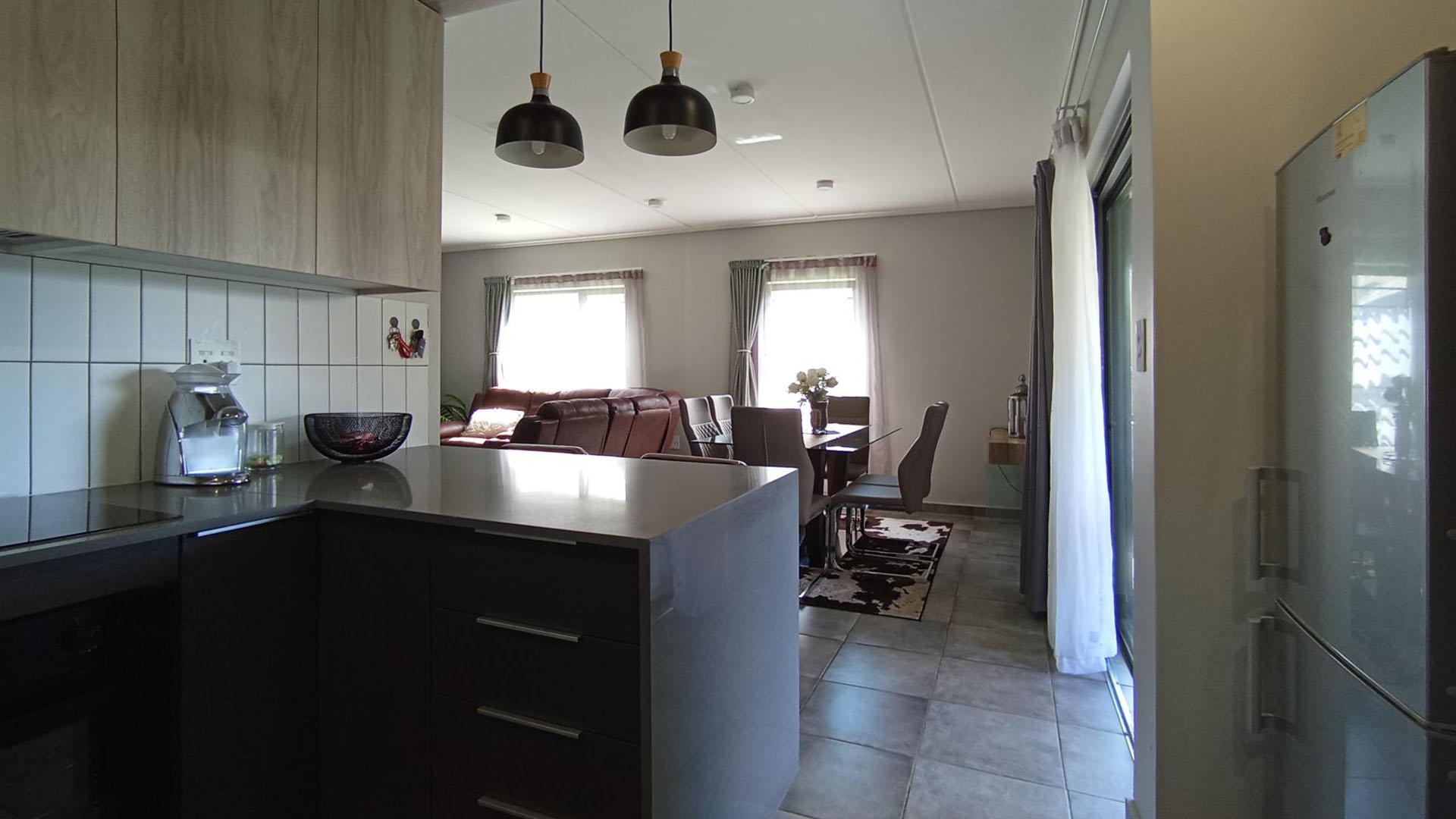 Kitchen - 11 square meters of property in Lotus Gardens