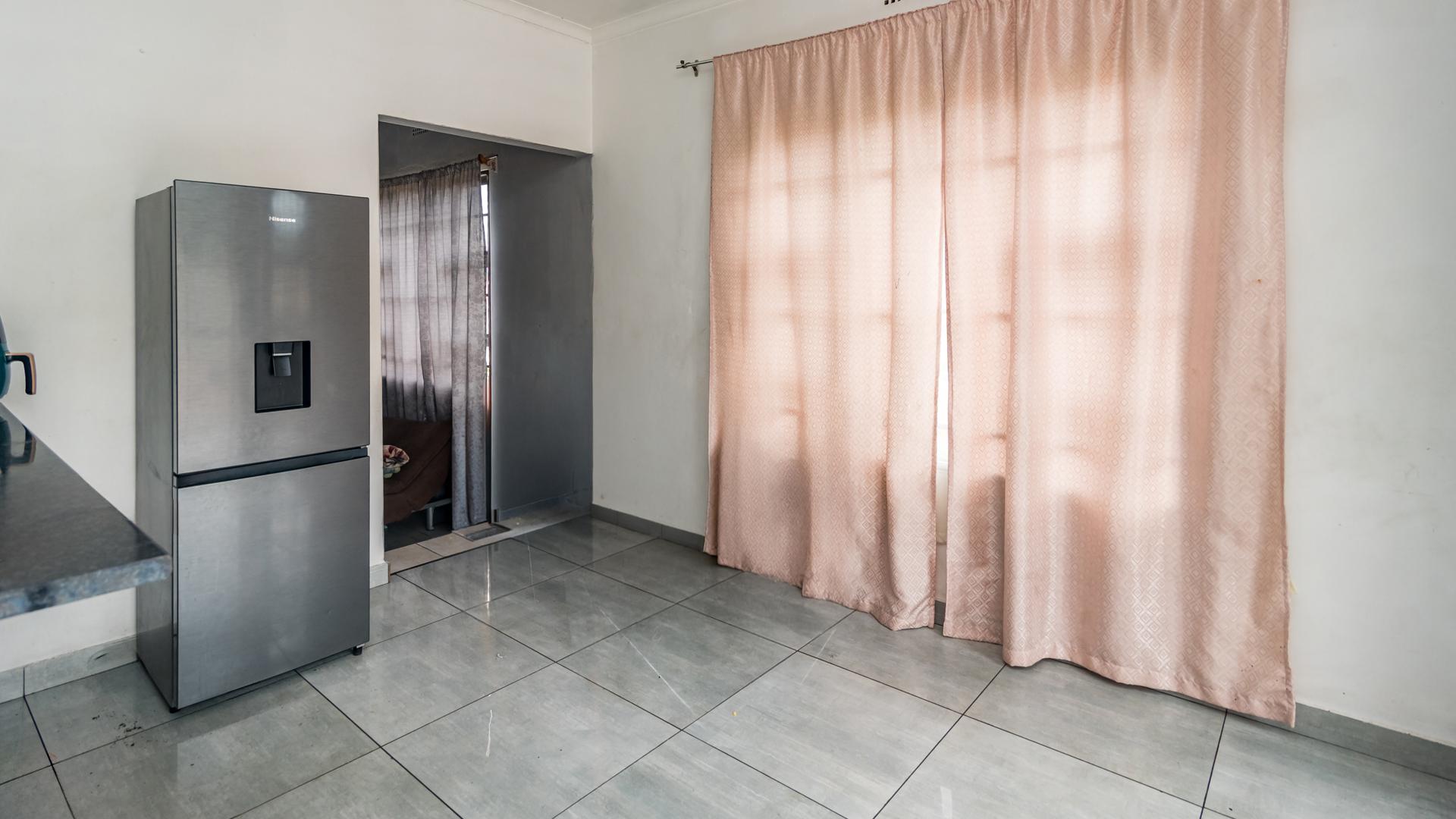 Dining Room of property in Bosmont