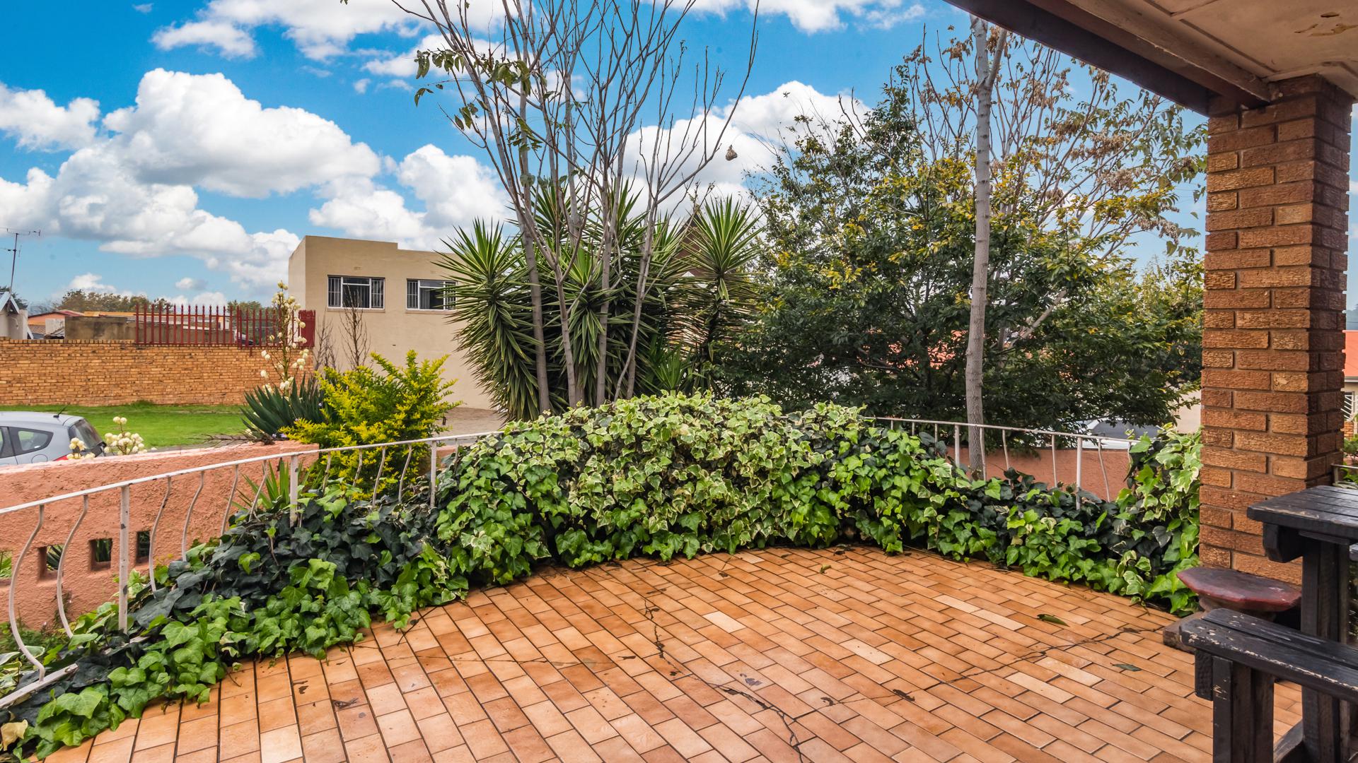 Patio of property in Bosmont