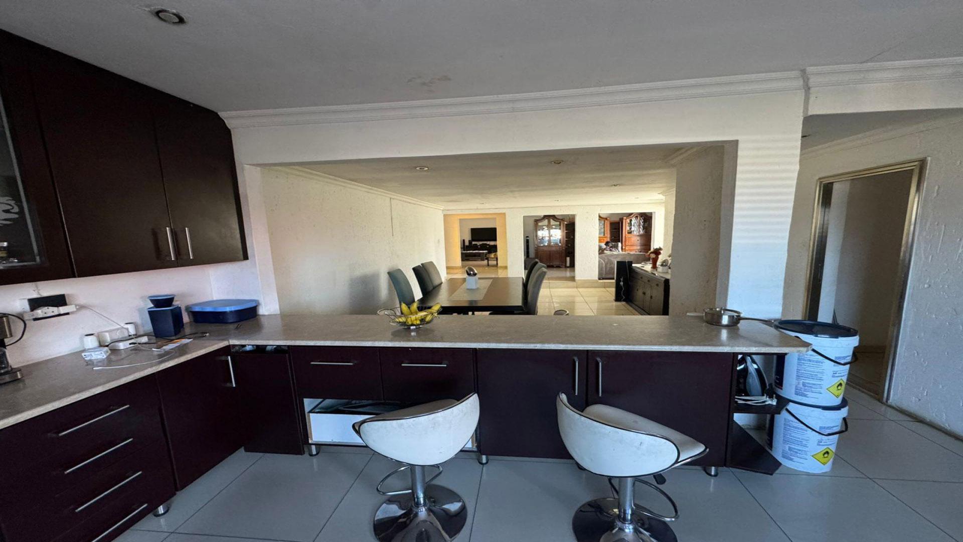 Kitchen of property in Mondeor