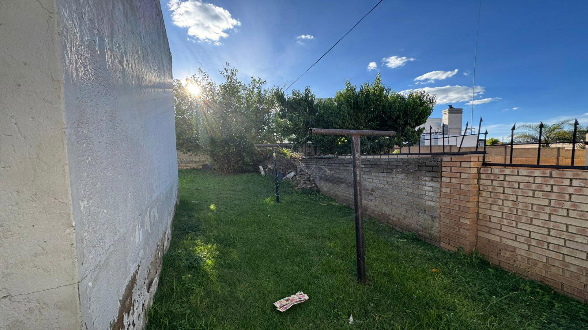 Backyard of property in Mondeor