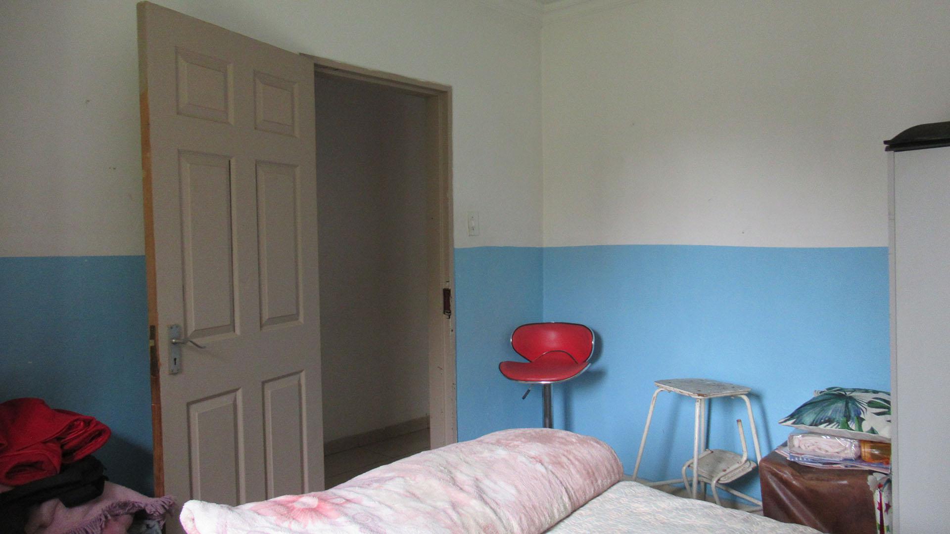 Bed Room 2 - 13 square meters of property in Mondeor