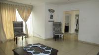 Lounges - 52 square meters of property in Mondeor